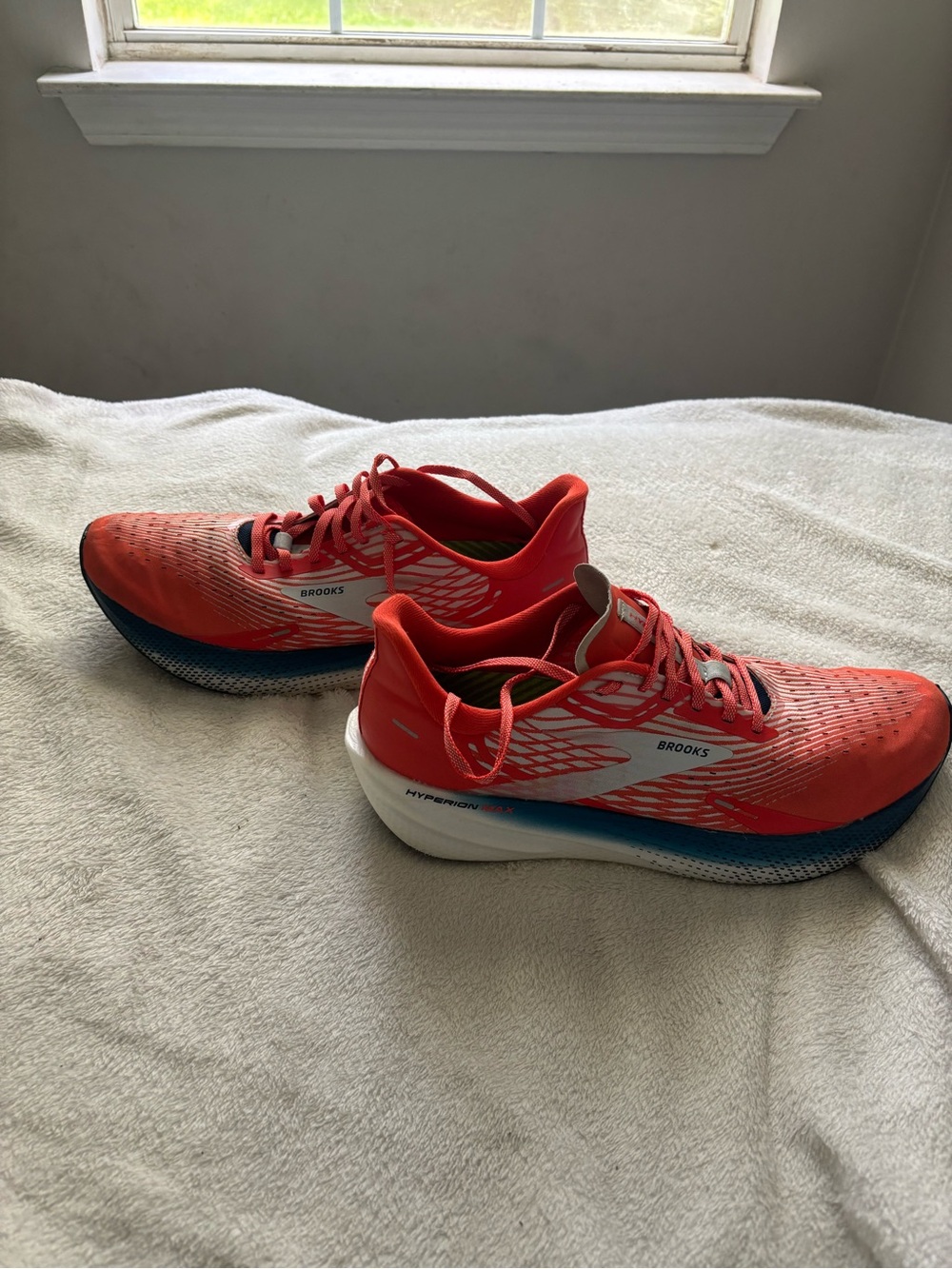 Brooks Men Hyperion Elite+ Running Shoes in Coral/Blue Size 12